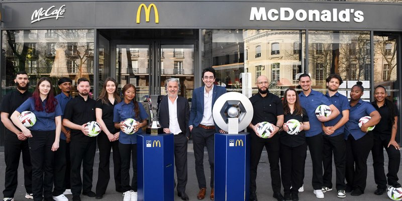 Giải đấu hiện đã đổi tên thành Ligue 1 McDonald's sau khi có nhà tài trợ mới 