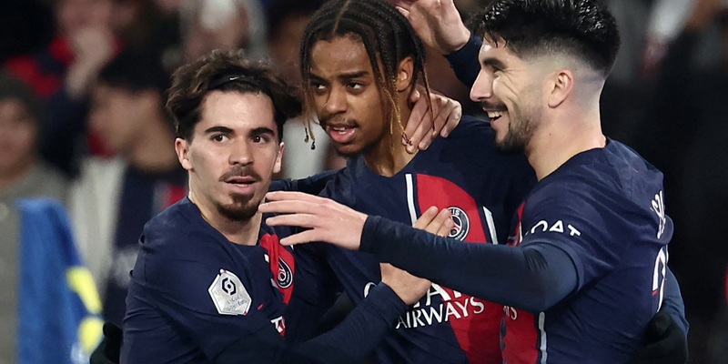 PSG hiện vẫn đang tiếp tục dẫn đầu và thống trị giải đấu Ligue 1 mùa giải này 